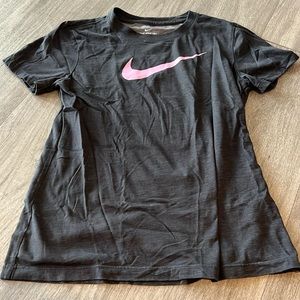 Nike gray tshirt with link logo